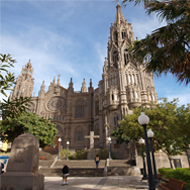 Plaza de San Juan e Iglesia parroquial