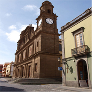 Vista del Lateral de la Iglesia de Santiago